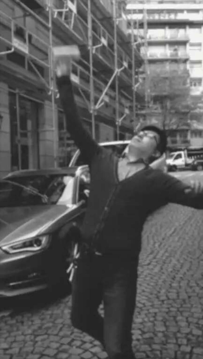 Jeter, vidéo performance, 1’02”, 2017.